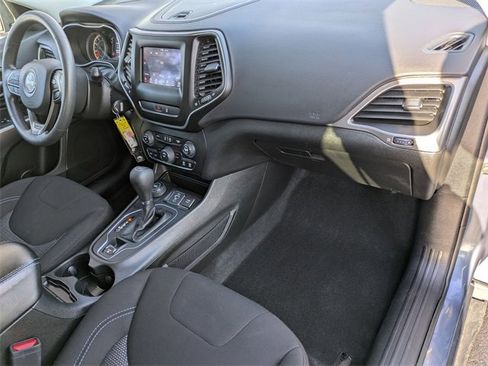 Certified 2021 Jeep Cherokee Latitude image 28