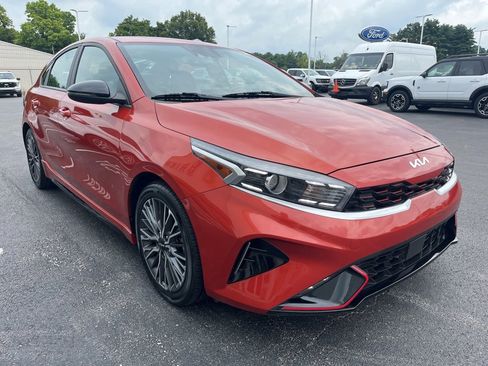 Used 2023 Kia Forte GT-Line w/ GT-Line Premium Package image 7