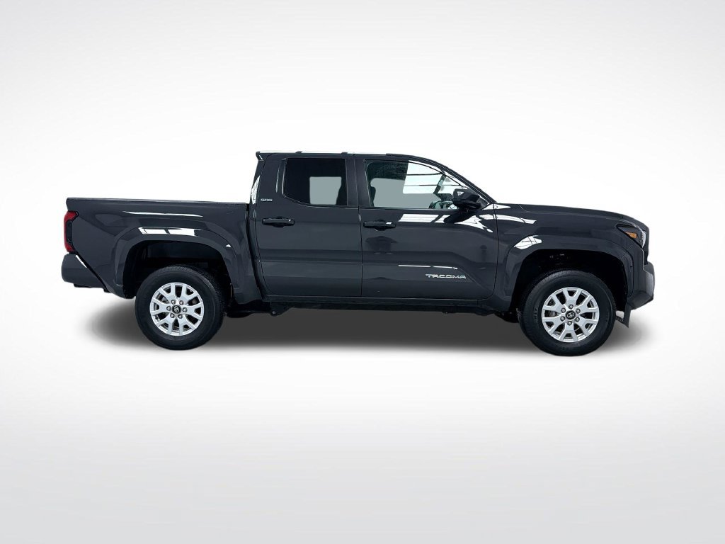 Certified 2024 Toyota Tacoma SR5 AWD/4WD image 11