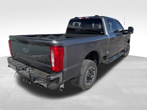 Used 2024 Ford F250 XLT image 32