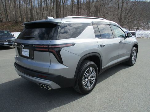 Certified 2025 Chevrolet Traverse LT w/ LPO, Floor Liner Package image 5