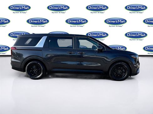 Used 2025 Kia Carnival image 8
