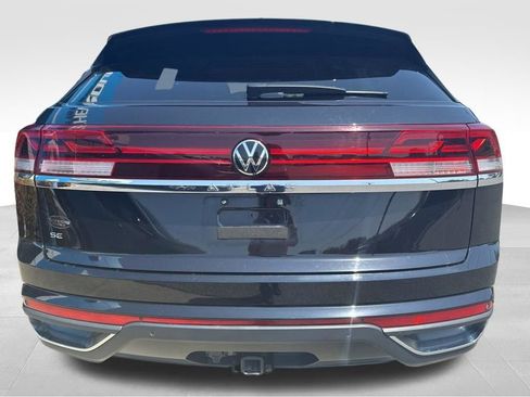 Used 2024 Volkswagen Atlas Cross Sport SE FWD image 6