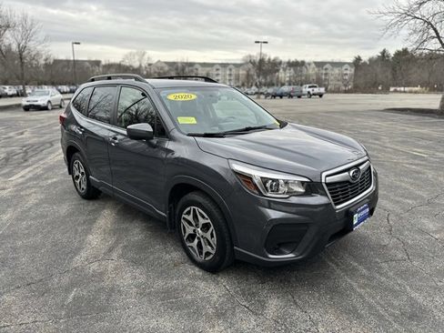 Used 2020 Subaru Forester Premium image 3