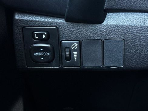 Used 2017 Toyota Corolla L image 29