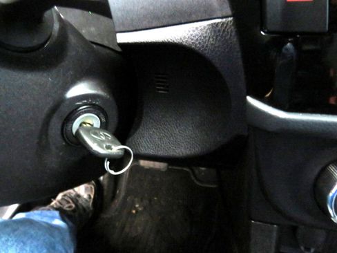 Used 2015 Toyota Corolla L image 13