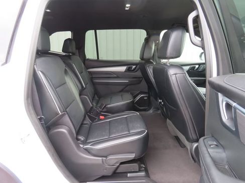 Used 2026 Buick Enclave Preferred AWD/4WD image 29