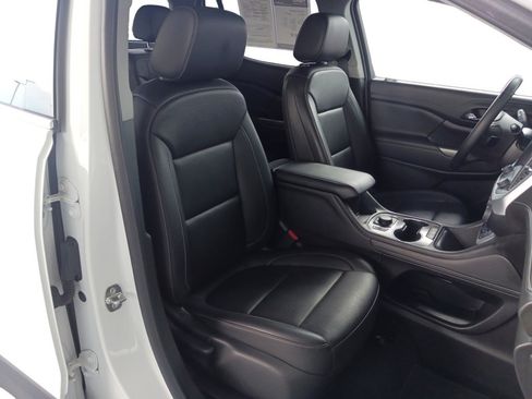 Used 2023 GMC Acadia SLT image 25