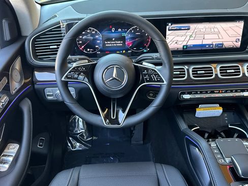 New 2025 Mercedes-Benz GLS 450 4MATIC image 13