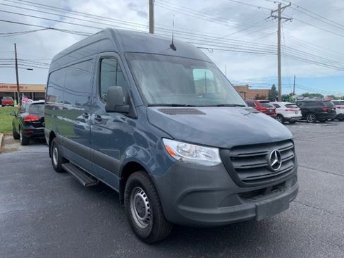 Used 2019 Mercedes-Benz Sprinter 144 image 3