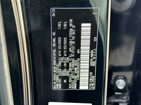 Used 2024 Toyota Grand Highlander Limited image 29