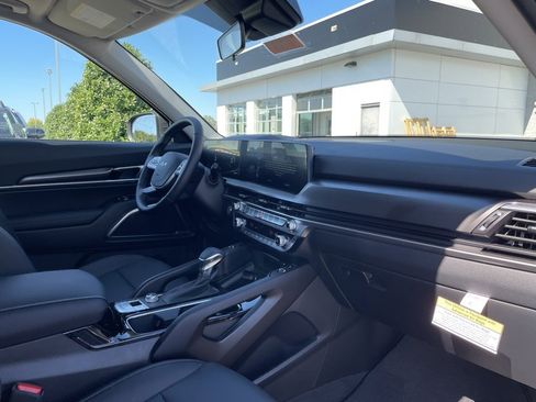 New 2025 Kia Telluride S image 32