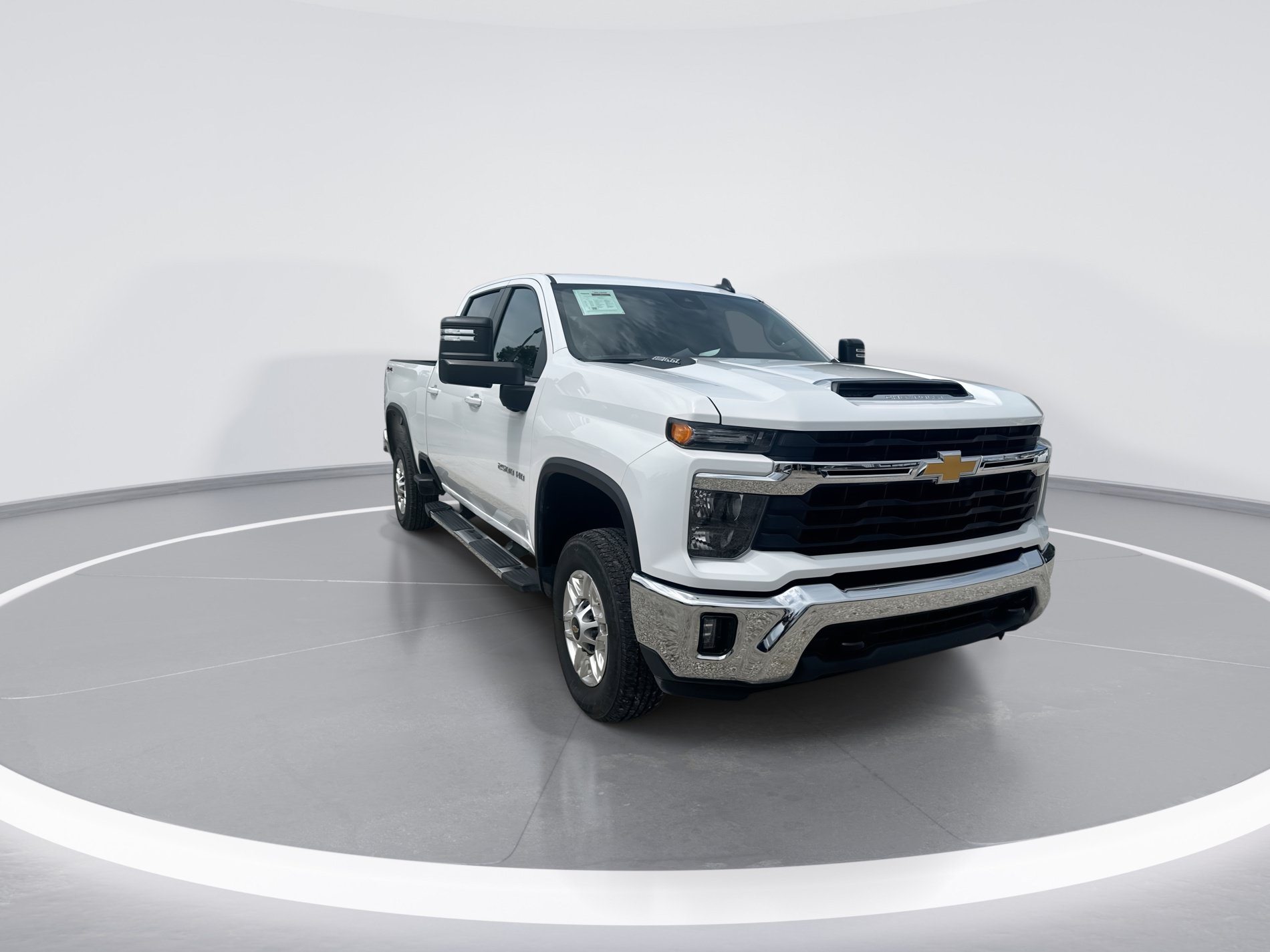 Used 2025 Chevrolet Silverado 2500 LT w/ Convenience Package AWD/4WD image 2
