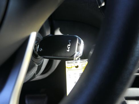 Used 2023 Kia Soul LX image 15