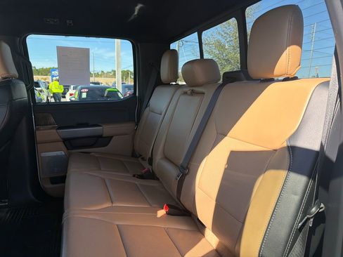 Used 2023 Ford F350 Lariat image 26