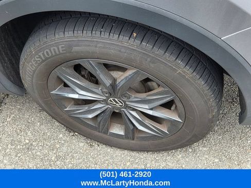 Used 2024 Volkswagen Tiguan SE FWD image 8