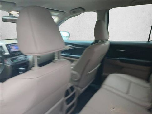 Used 2017 Honda Ridgeline RTL-T image 10