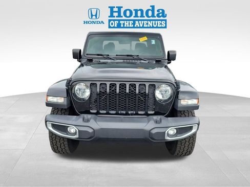 Used 2023 Jeep Gladiator Sport AWD/4WD image 2
