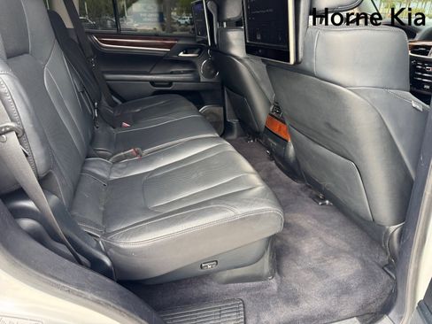 Used 2018 Lexus LX 570 4WD w/ Luxury Package image 28
