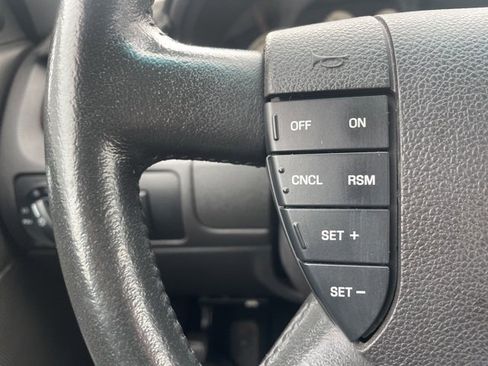 Used 2005 Ford Five Hundred Limited image 18