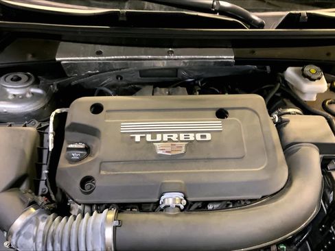 Used 2023 Cadillac XT4 Premium Luxury image 32