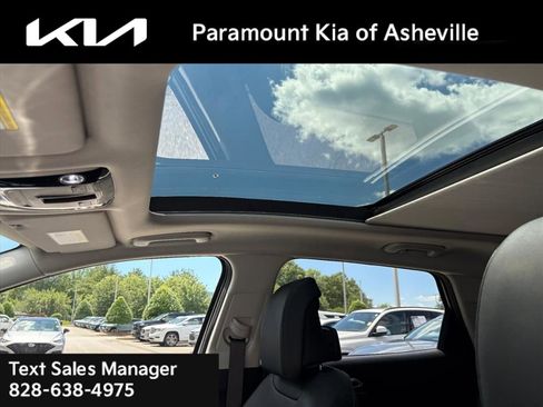Certified 2025 Kia Sportage EX w/ EX Premium Package AWD/4WD image 13