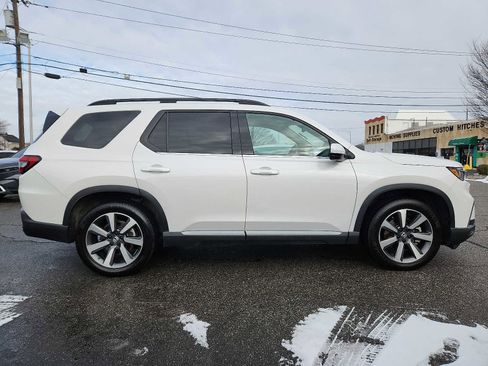 Certified 2024 Honda Pilot Elite image 7