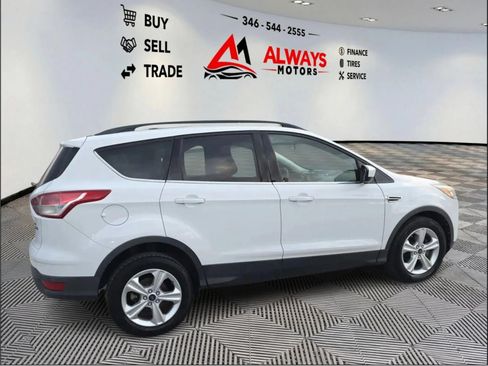 Used 2016 Ford Escape SE w/ Equipment Group 201A FWD image 10