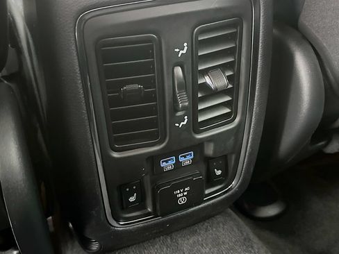 Used 2014 Jeep Grand Cherokee Overland w/ Advanced Technology Group AWD/4WD image 35