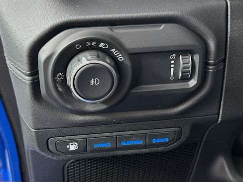 Used 2024 Jeep Wrangler Unlimited Rubicon 4xe AWD/4WD image 17