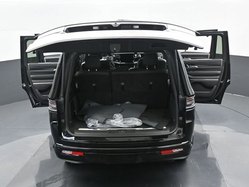 Used 2024 Jeep Grand Wagoneer Series II w/ Quick Order Packagew 28T image 77