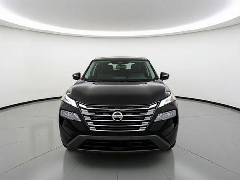 Used 2025 Nissan Rogue SV image 2