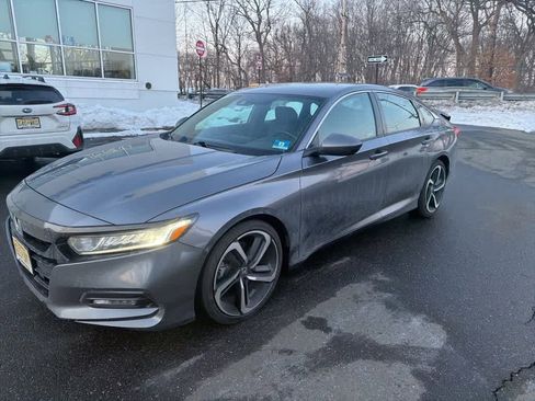 Used 2020 Honda Accord Sport image 2