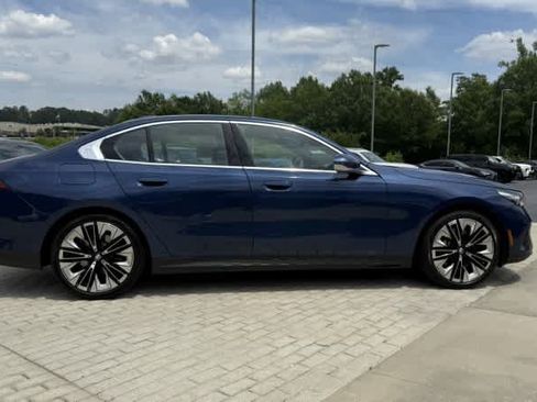 Certified 2025 BMW 530i RWD image 6