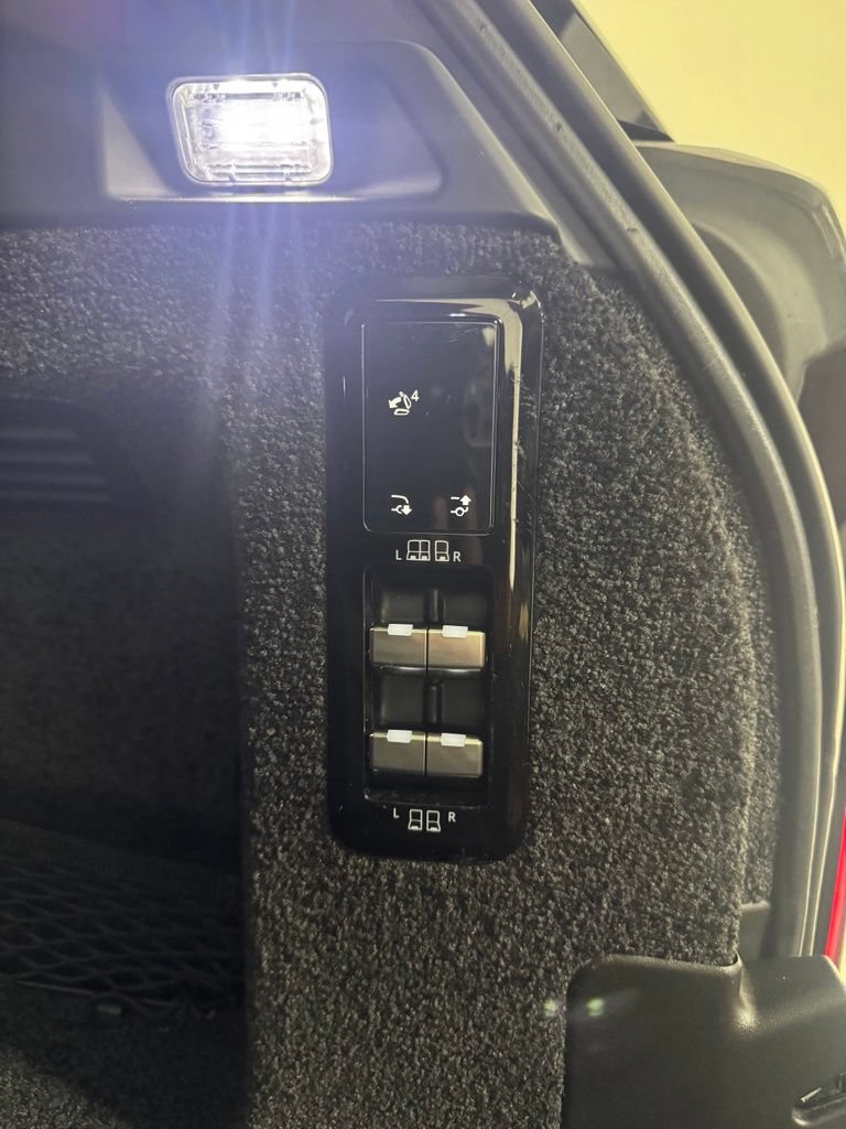 Used 2024 Land Rover Range Rover Long Wheelbase SE AWD/4WD image 29