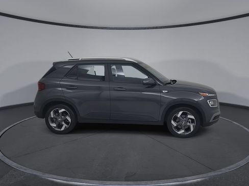 Used 2025 Hyundai Venue SEL FWD image 18