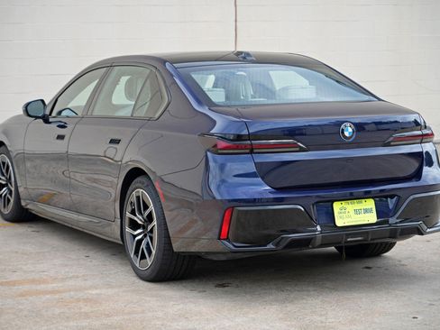 Used 2023 BMW i7 xDrive60 AWD/4WD image 66