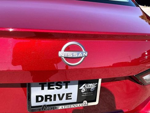 Used 2025 Nissan Altima 2.5 SV FWD image 8