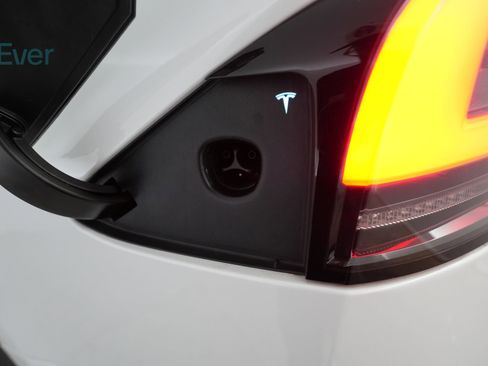 Used 2023 Tesla Model X AWD/4WD image 10