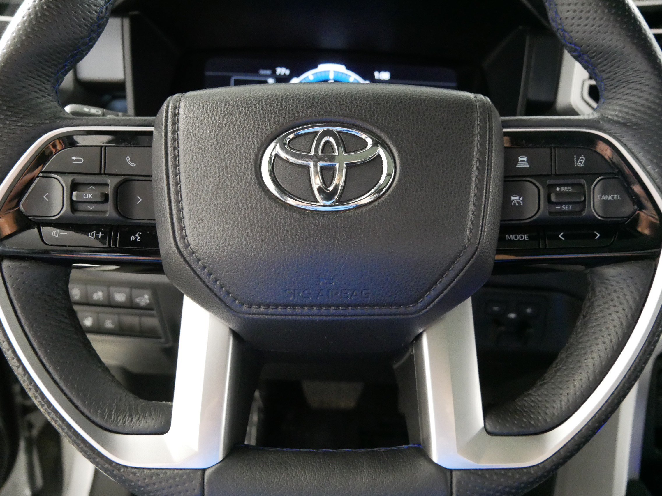 Used 2025 Toyota Tundra Platinum AWD/4WD image 25