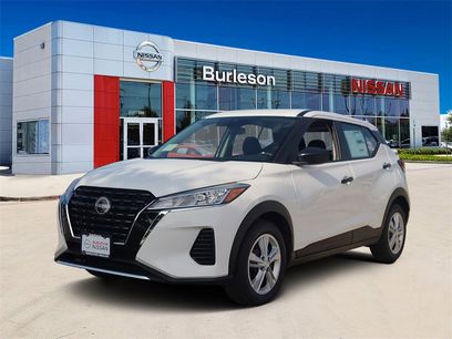New 2025 Nissan Kicks Play S