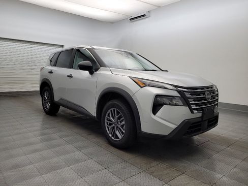 Used 2024 Nissan Rogue S image 13