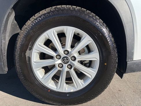 Used 2025 Toyota Grand Highlander AWD image 8