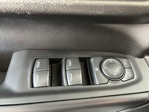 Used 2022 Chevrolet Silverado 1500 Custom image 15