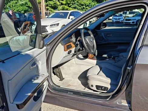 Used 2006 BMW 325i Sedan RWD image 9