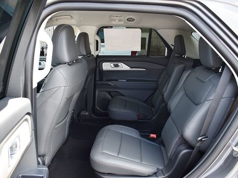 New 2026 Ford Explorer Active w/ Active Comfort Package AWD/4WD image 6