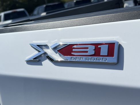 Used 2023 GMC Sierra 1500 Elevation image 10