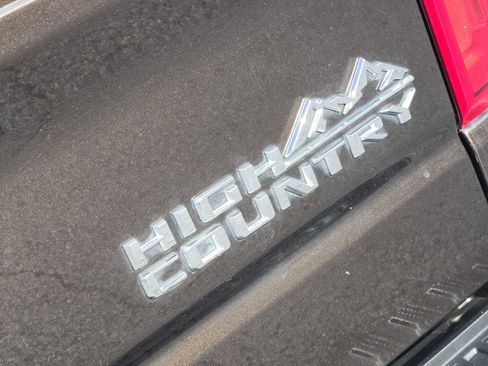 Used 2019 Chevrolet Silverado 1500 High Country w/ Technology Package image 10