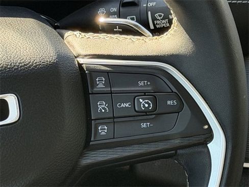 Used 2023 Jeep Grand Cherokee L Laredo image 13