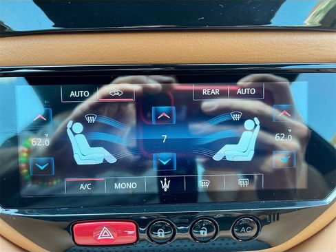 Used 2017 Maserati GranTurismo Sport image 16